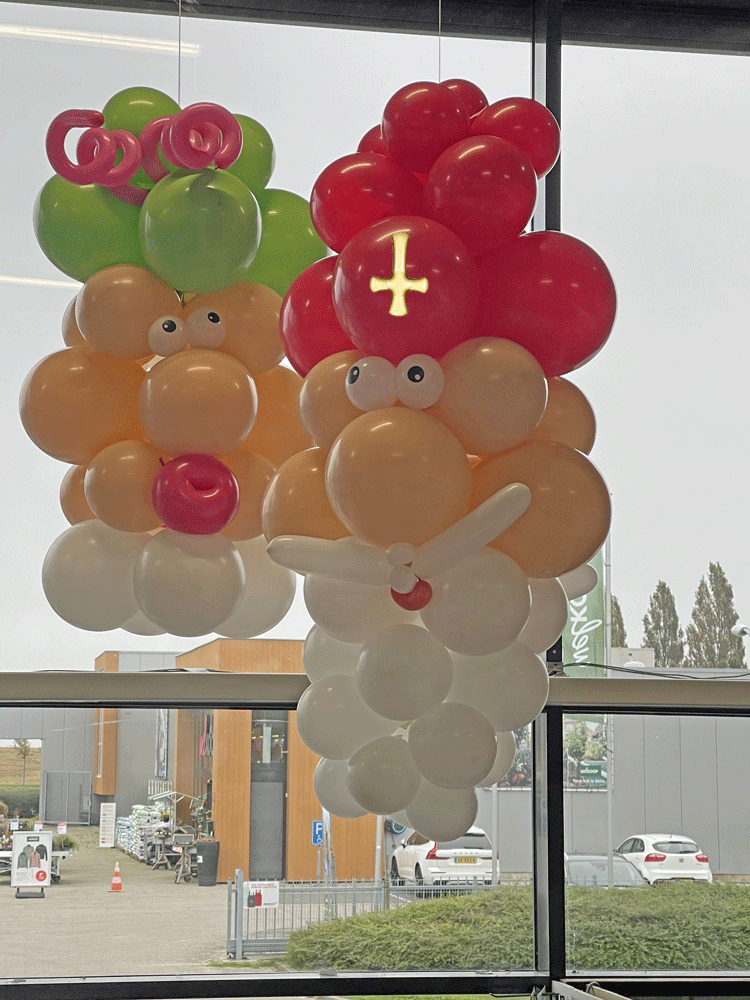 sinterklaas en piet hangend